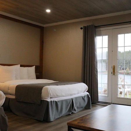 Algonquin Lakeside Inn Dwight Εξωτερικό φωτογραφία