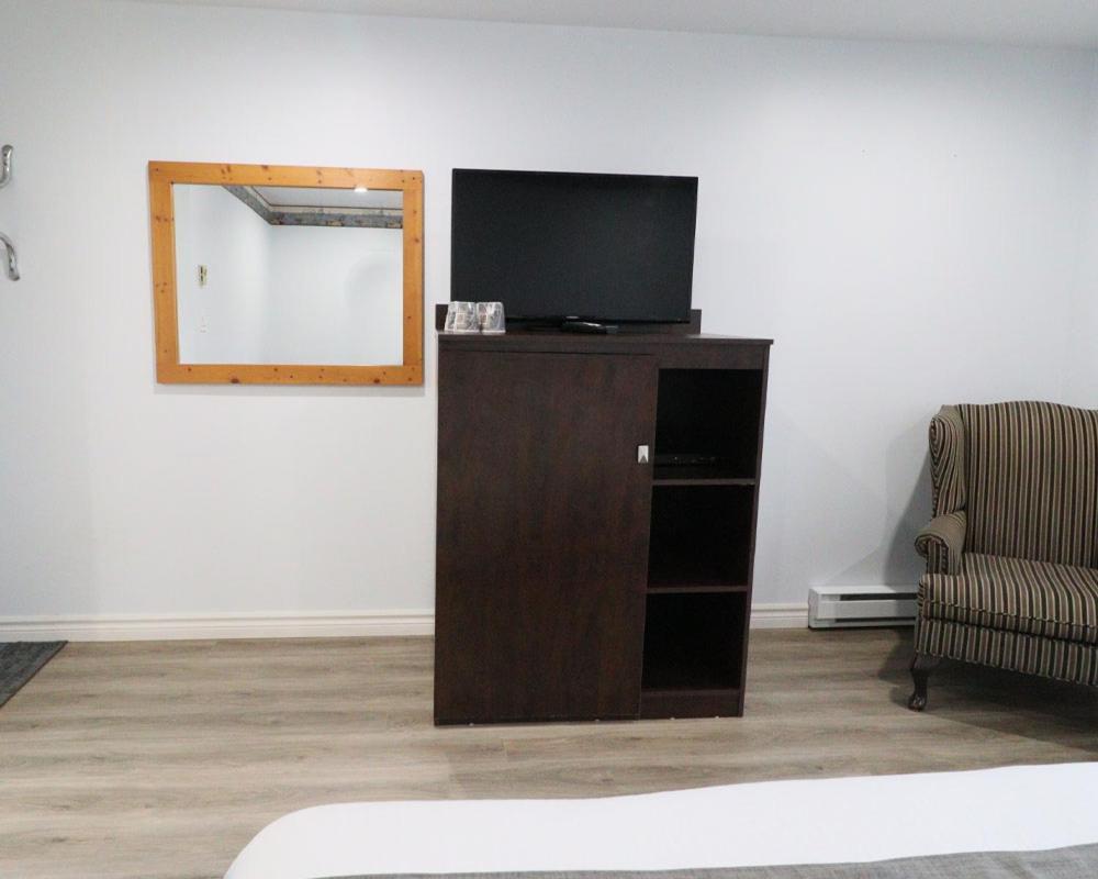 Algonquin Lakeside Inn Dwight Εξωτερικό φωτογραφία