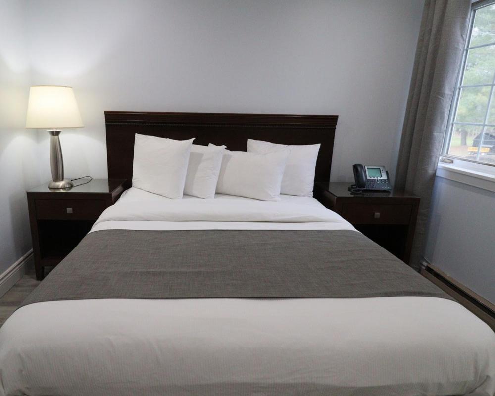 Algonquin Lakeside Inn Dwight Εξωτερικό φωτογραφία