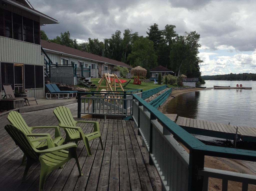 Algonquin Lakeside Inn Dwight Εξωτερικό φωτογραφία