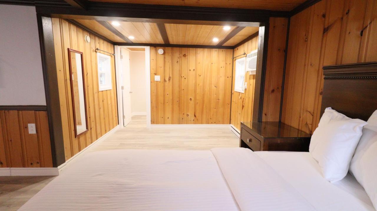 Algonquin Lakeside Inn Dwight Εξωτερικό φωτογραφία