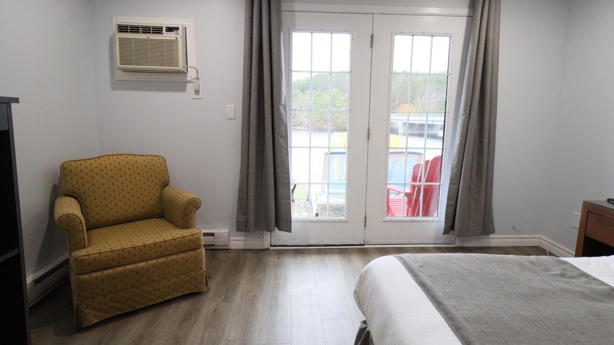 Algonquin Lakeside Inn Dwight Εξωτερικό φωτογραφία