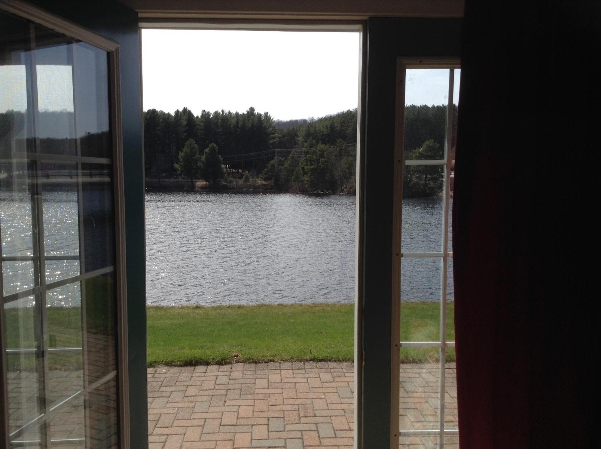 Algonquin Lakeside Inn Dwight Δωμάτιο φωτογραφία