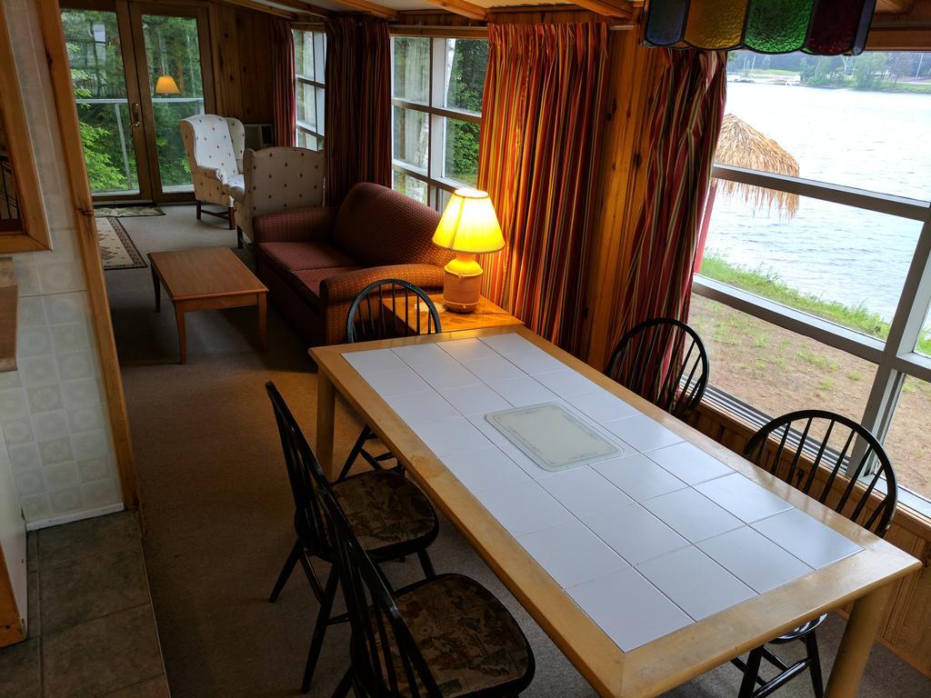 Algonquin Lakeside Inn Dwight Εξωτερικό φωτογραφία