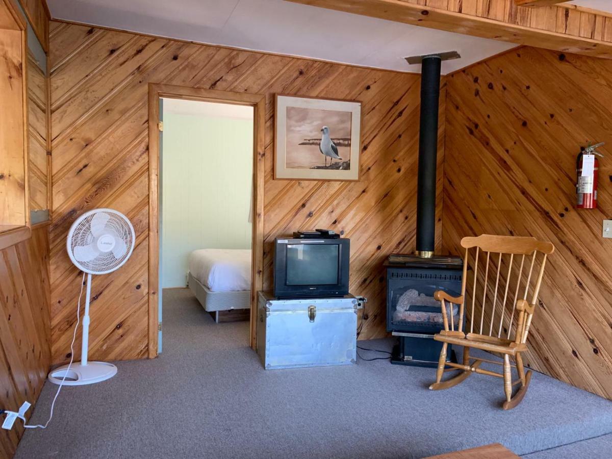 Algonquin Lakeside Inn Dwight Εξωτερικό φωτογραφία