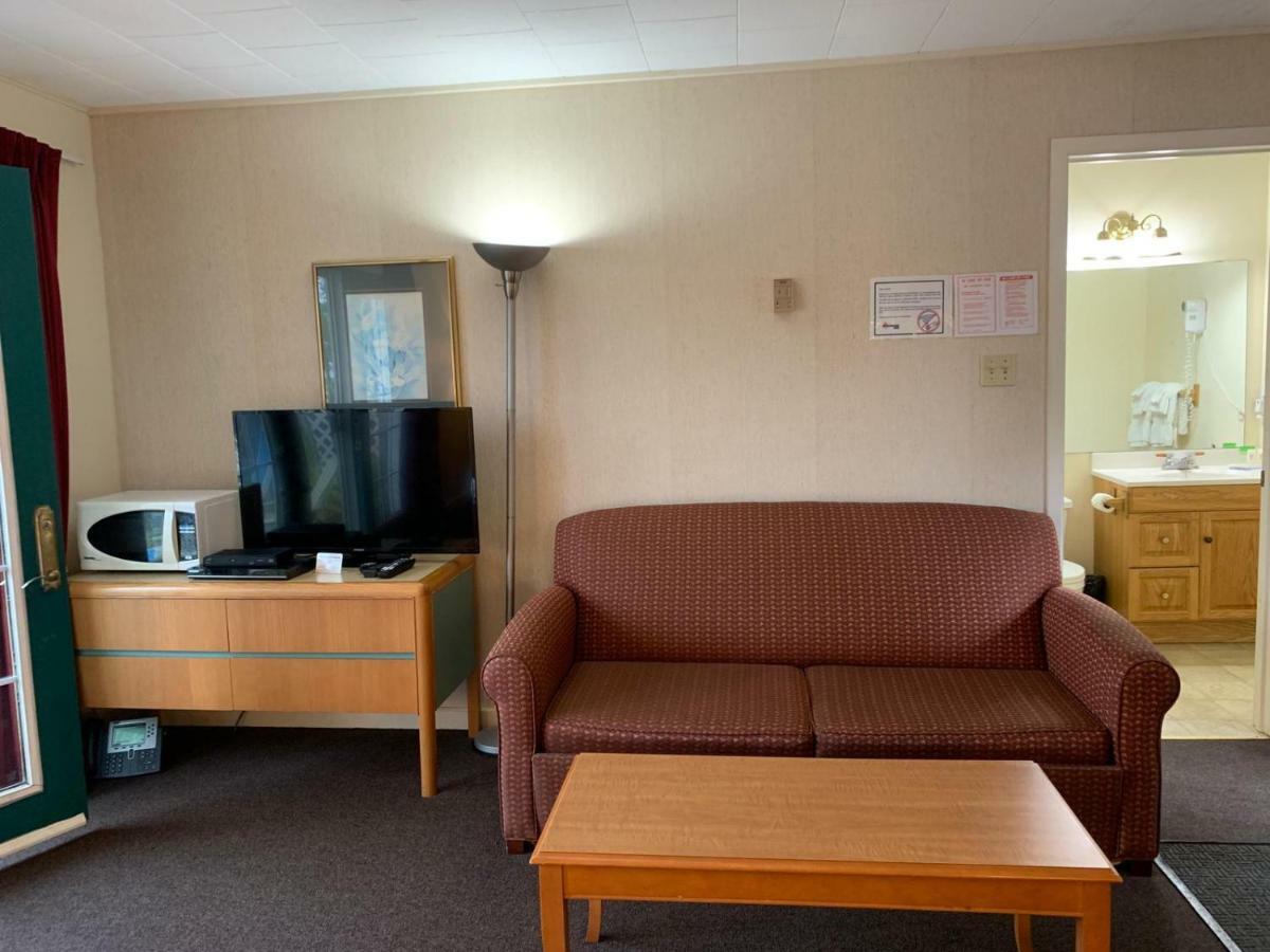 Algonquin Lakeside Inn Dwight Εξωτερικό φωτογραφία